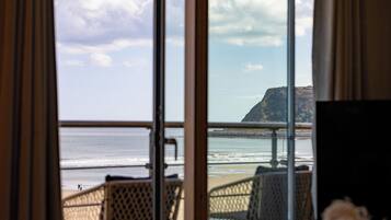 Superior appartement, 3 slaapkamers, uitzicht op zee | 1 slaapkamer, luxe beddengoed, een kluis op de kamer