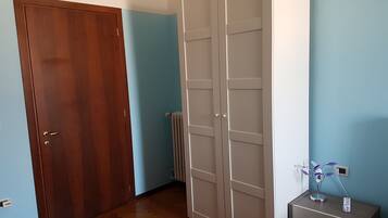 Chambre Quadruple, salle de bains commune