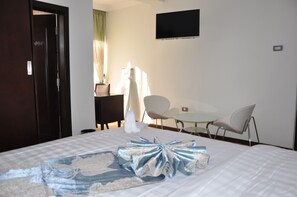 Premium bedding, in-room safe, desk, iron/ironing board - North Addis Hotel (Addis Ababa)