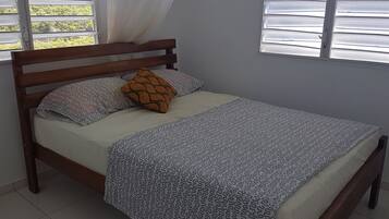 Deluxe Duplex, 1 Bedroom | 2 bilik tidur, peralatan tempat tidur premium, meja, Wi-fi percuma