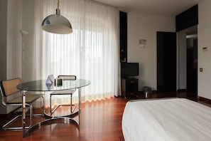 Studio - VIP's Residence (Milan)