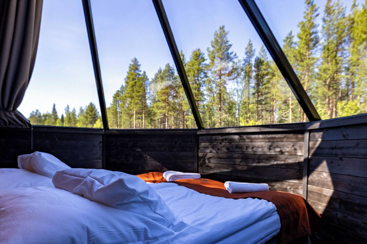 Summer Glass Suite | Soundproofing, WiFi (free), bed sheets