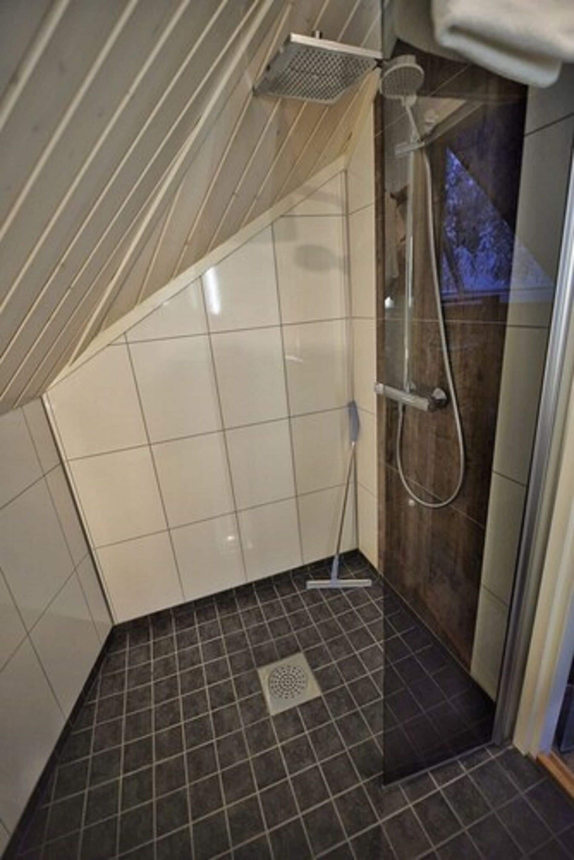 shower, rainfall showerhead, free toiletries, hair dryer