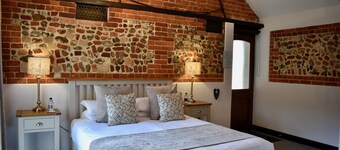 At the Farmhouse Hunters Hall