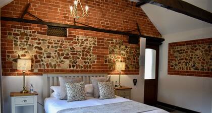 At the Farmhouse Hunters Hall