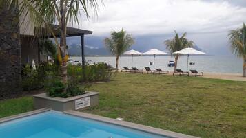 Kolam renang outdoor