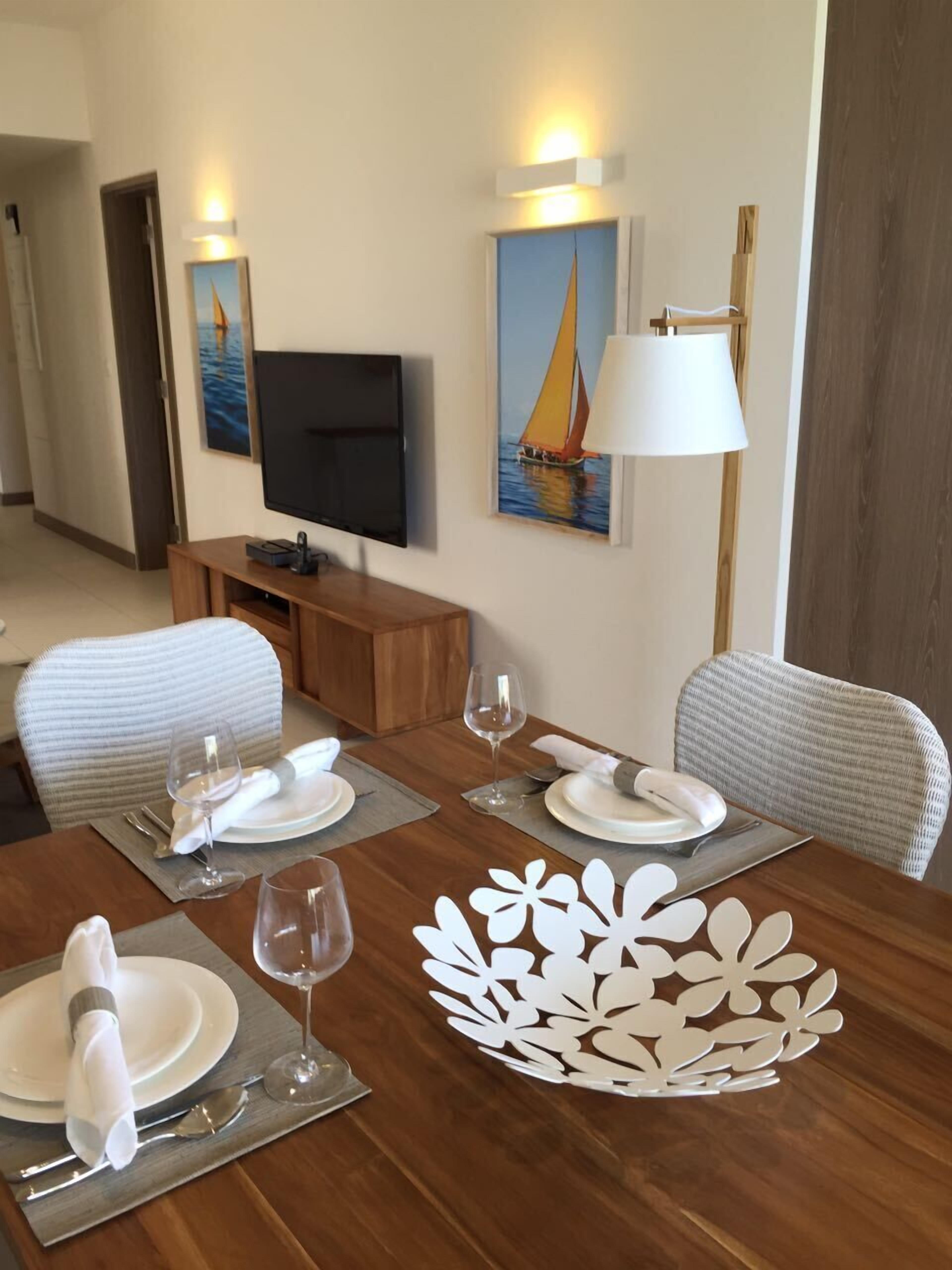 Executive Apartment, 3 Bedrooms, Sea View | Living area | 32-inch LED TV with satellite channels, TV