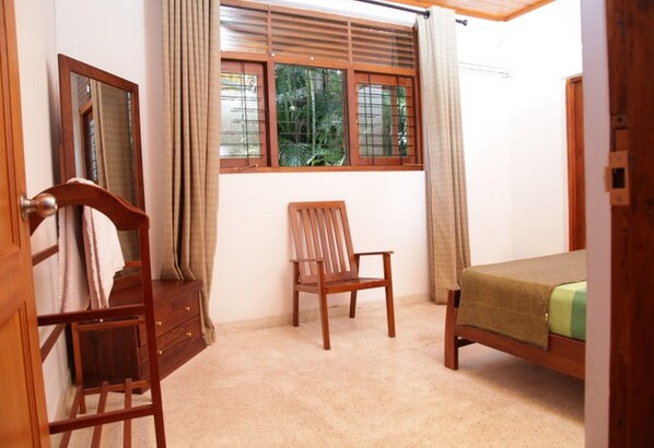 Chambre double | 5 chambres, bureau, literie fournie, accessible en fauteuil roulant