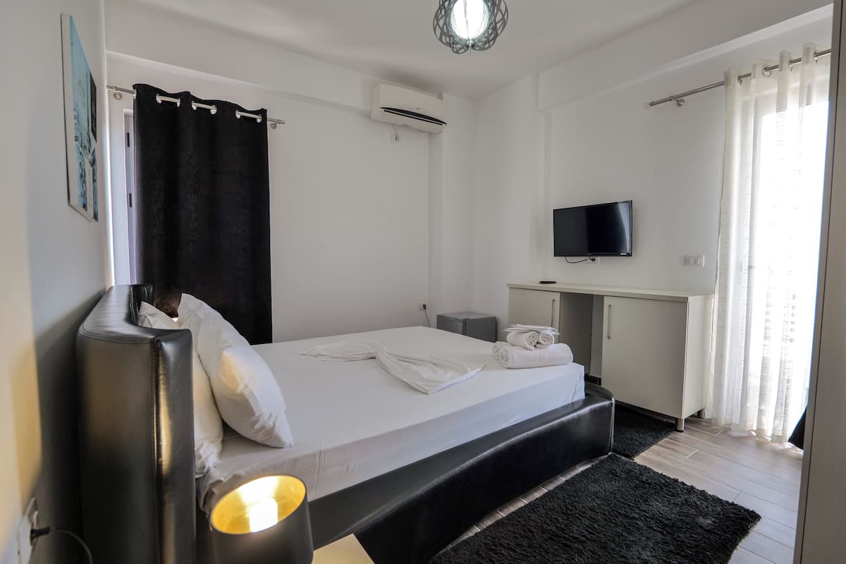 Double Room, Partial Sea View