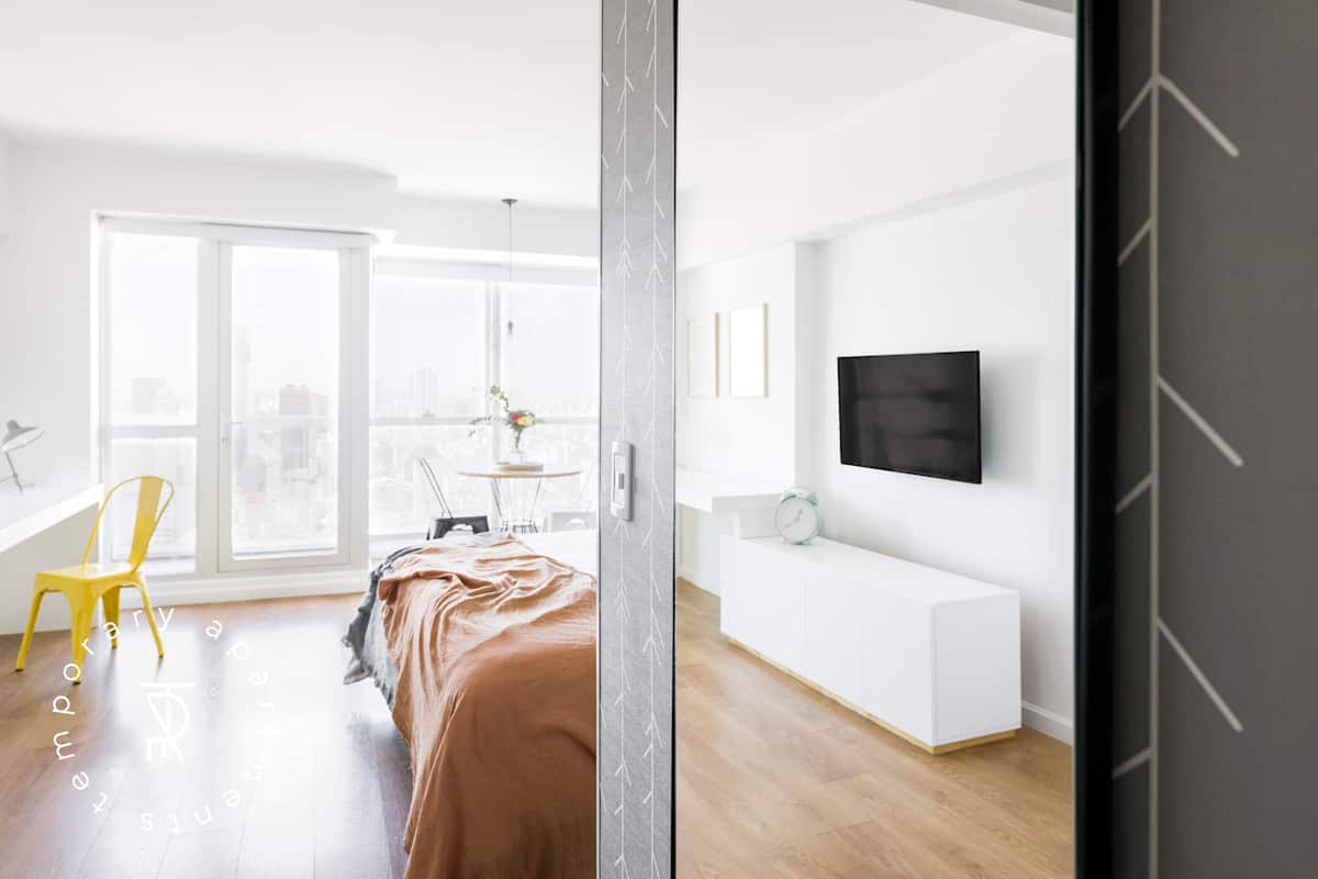 Studio | Hypo-allergenic bedding available, down comforters, in-room safe