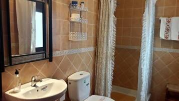Apartment, 1 Bedroom, Terrace | Bathroom | Towels
