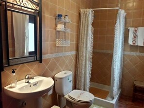 Apartment, 1 Bedroom, Terrace | Bathroom | Towels
