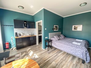 Economy Studio | Premium bedding, individually decorated, free WiFi, bed sheets