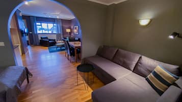 Comfort Apartment, 1 Bedroom, Ground Floor | Living area | 32-inch flat-screen TV with digital channels, TV, Netflix