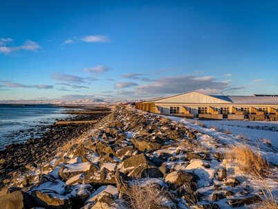 Bakki Hostel and Apartments