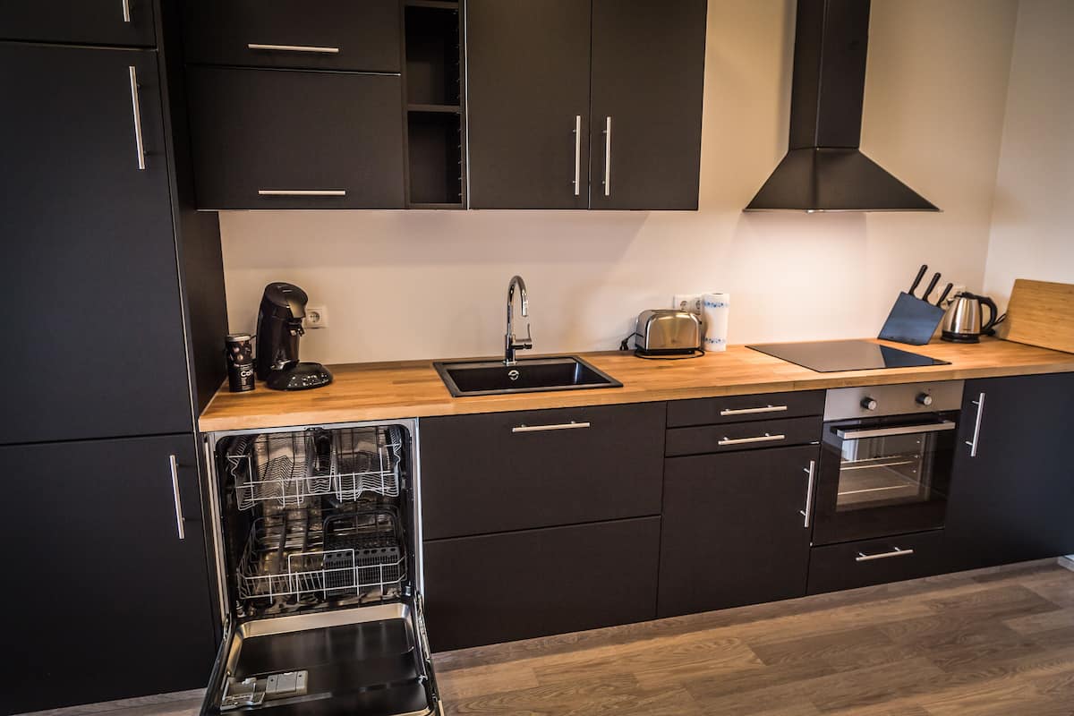 deluxe apartment, 2 bedrooms, terrace, ocean view | private kitchen | fridge, microwave, coffee/tea maker, electric kettle