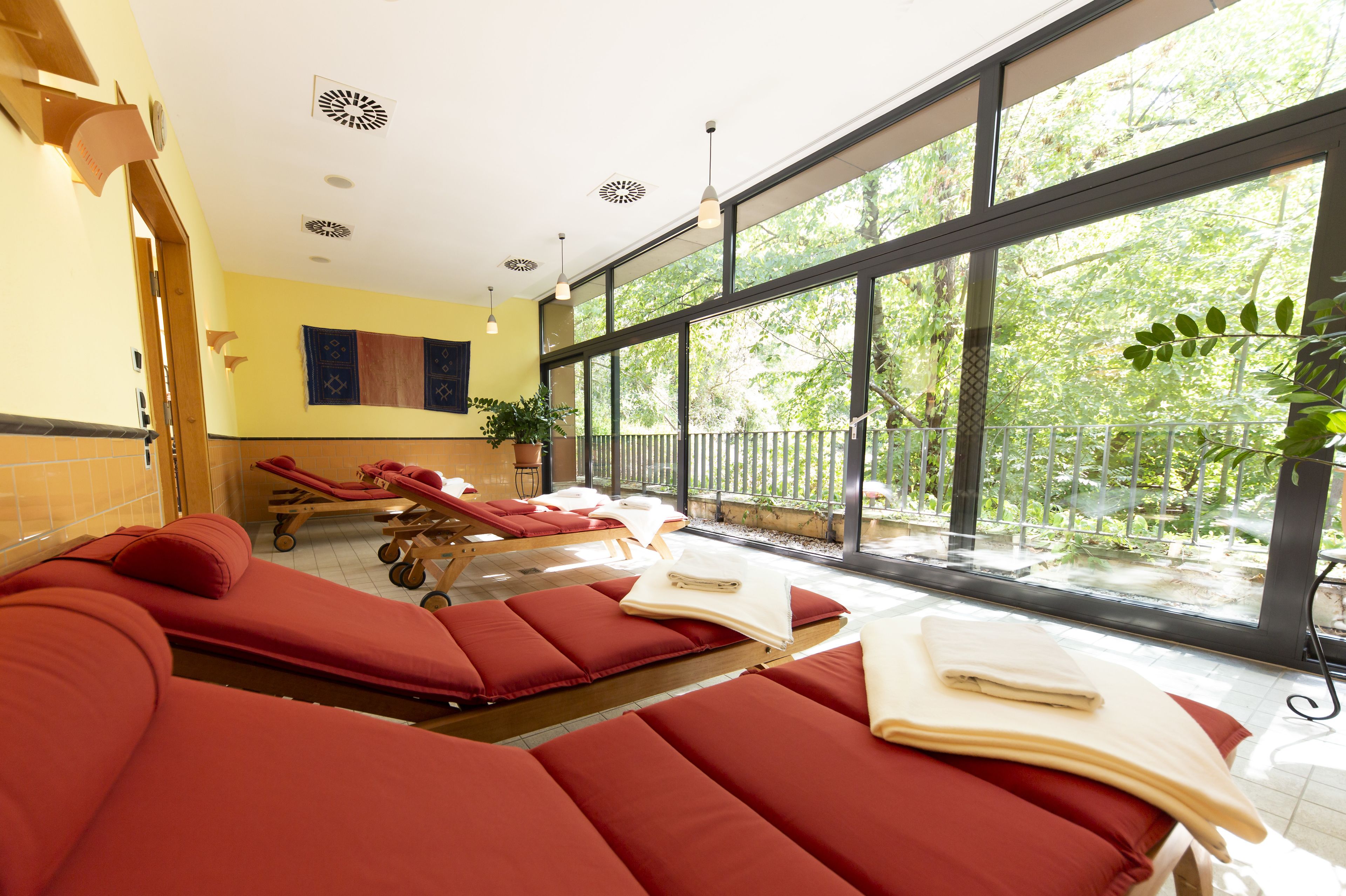 sauna, 1 treatment room, massages