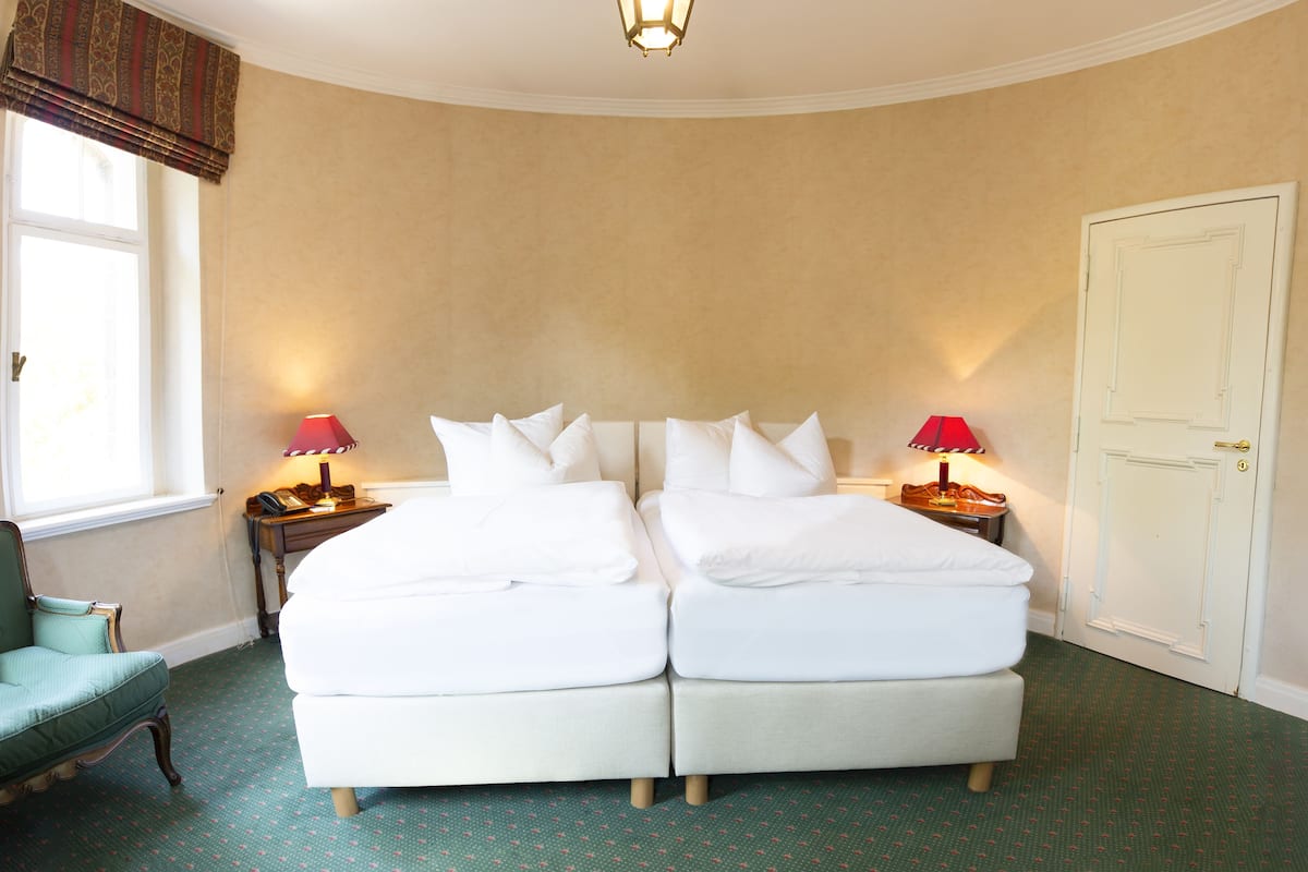 Premium Double Room, Park View, Garden Area | Hypo-allergenic bedding available, desk, WiFi (free), bed sheets
