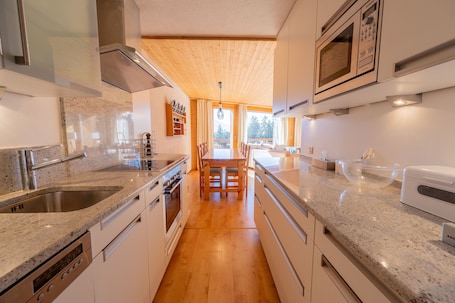 ํจ๋ฐ๋ฆฌ ์ํํธ, ์นจ์ค 3๊ฐ | ์ ์ฉ ์ฃผ๋ฐฉ | ๋ฏธ๋ ๋์ฅ๊ณ , ์ ๊ธฐ ์ฃผ์ ์