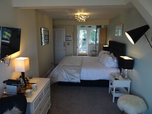 Superior Double or Twin Room, Ensuite, Sea View (Up with the Gulls) - Awel y Mor (Aberdovey)