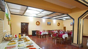 Free daily buffet breakfast - CROWN Hotel (Tashkent)