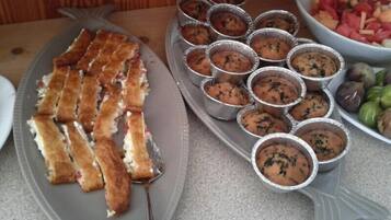 Daily buffet breakfast for a fee