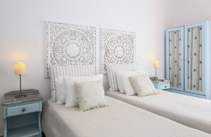 Triple Room, Garden View | In-room safe, iron/ironing board, free WiFi, bed sheets - Eleana Studios (Paros)
