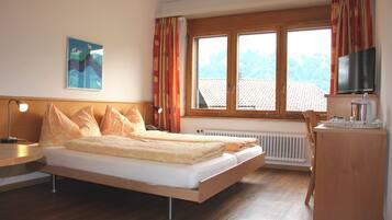 Superior Twin Room, Mountain View | In-room safe, desk, free WiFi, bed sheets