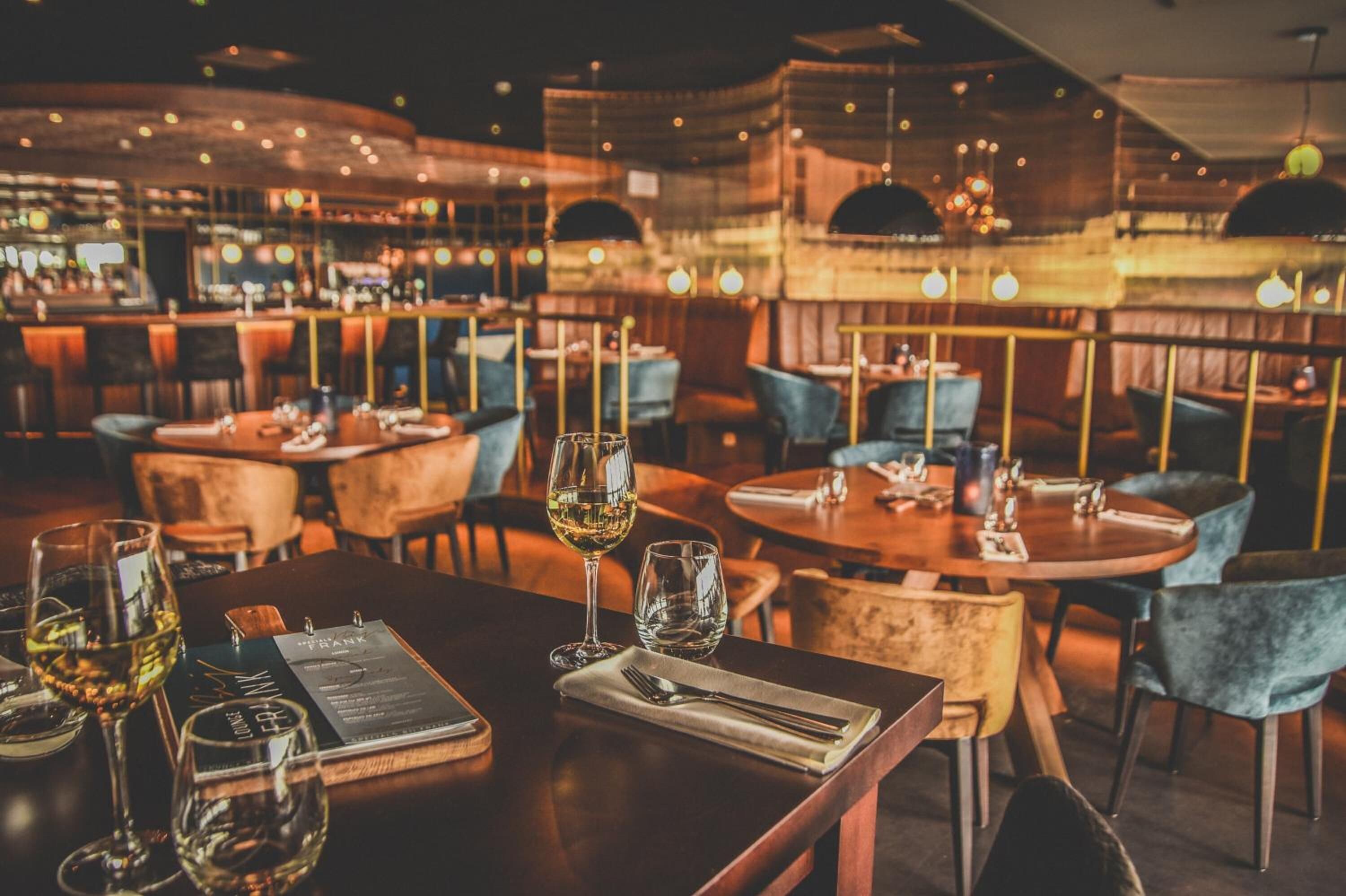 2 restaurants, breakfast, lunch, dinner served; international cuisine