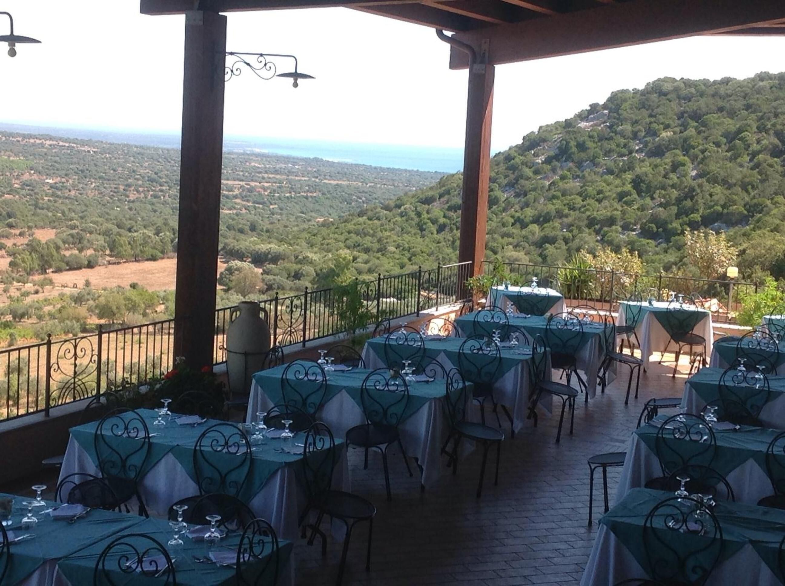 lunch and dinner served, regional cuisine