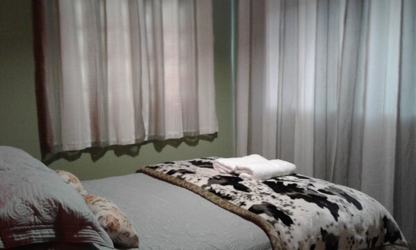 익스클루시브 듀플렉스, 강 전망 | 고급 침구, 암막 커튼, 다리미/다리미판, 간이 침대