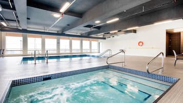 Hồ bơi trong nhà