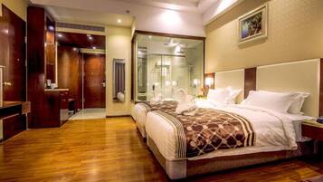 Minibar, in-room safe, iron/ironing board, free WiFi