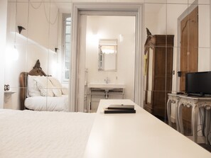 Bathroom - L'Invitation au Voyage (Bordeaux)