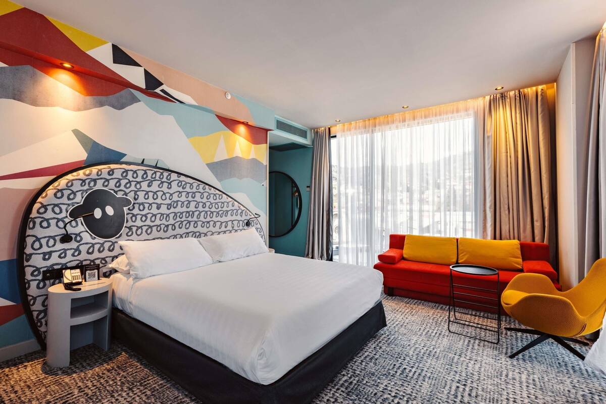 Suite, 1 Double Bed with Sofa bed | Premium bedding, minibar, in-room safe, desk