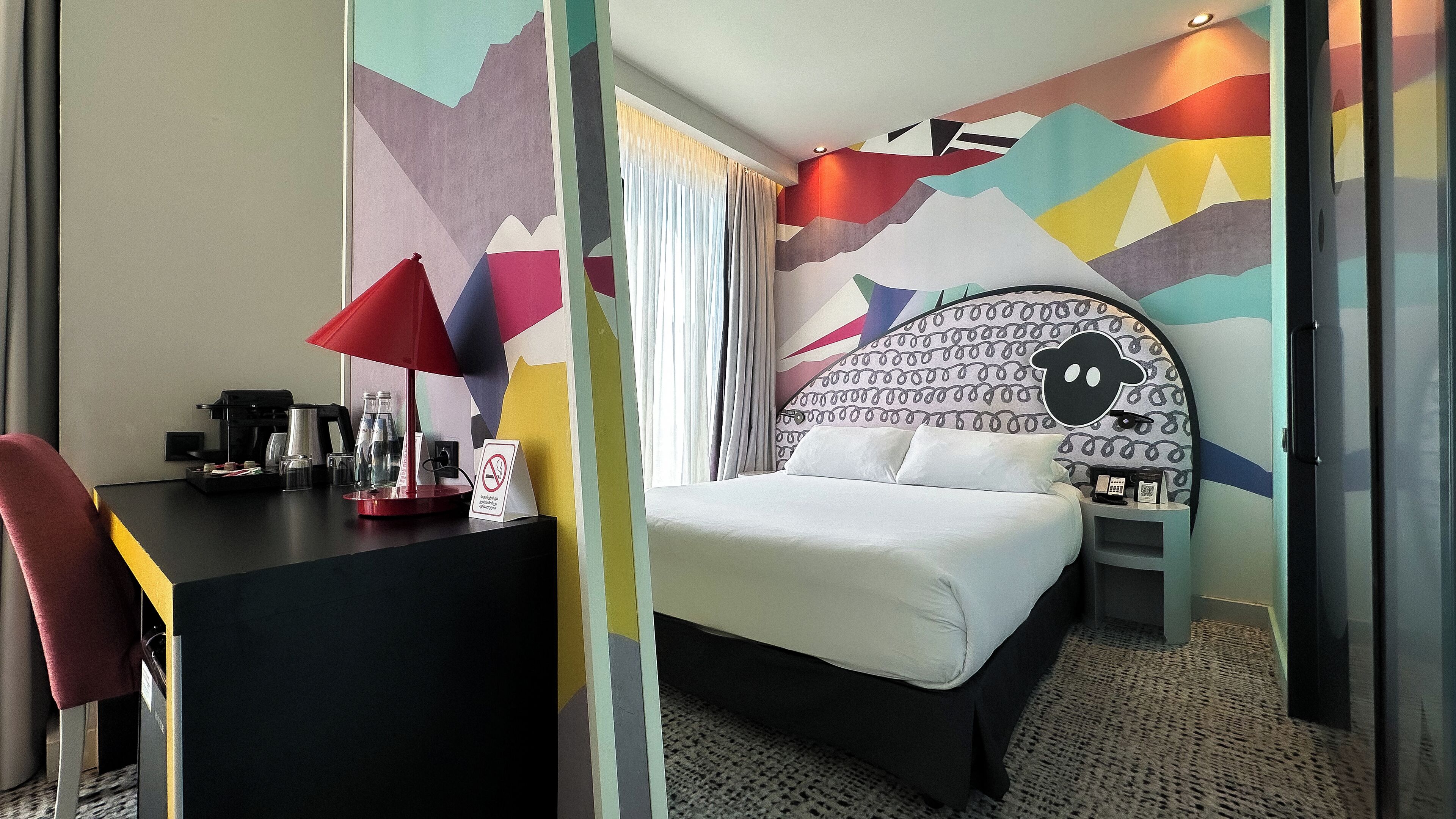 Suite, Balcony | Premium bedding, minibar, in-room safe, desk