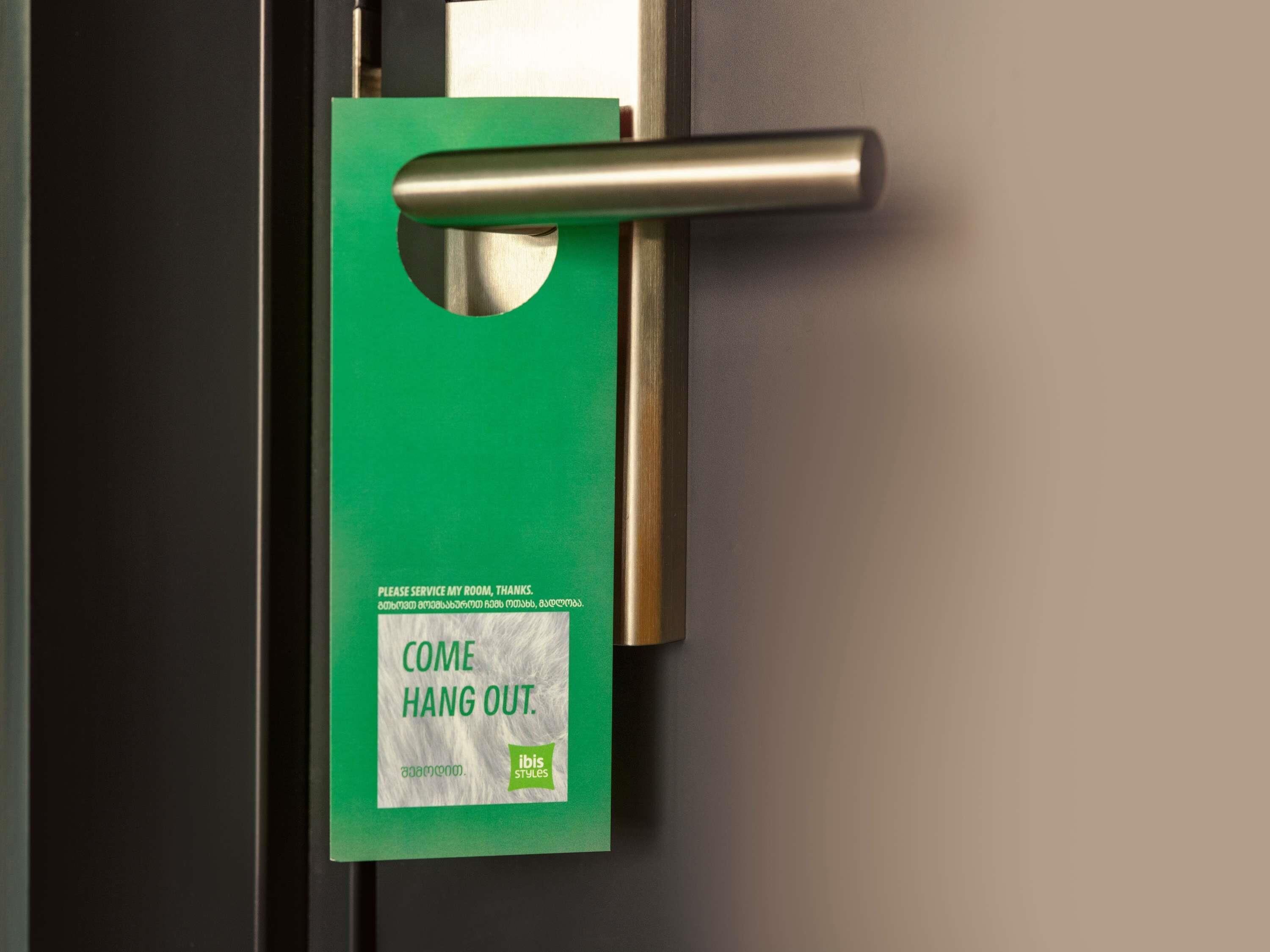 Premium Room, 1 Double Bed | Premium bedding, minibar, in-room safe, desk