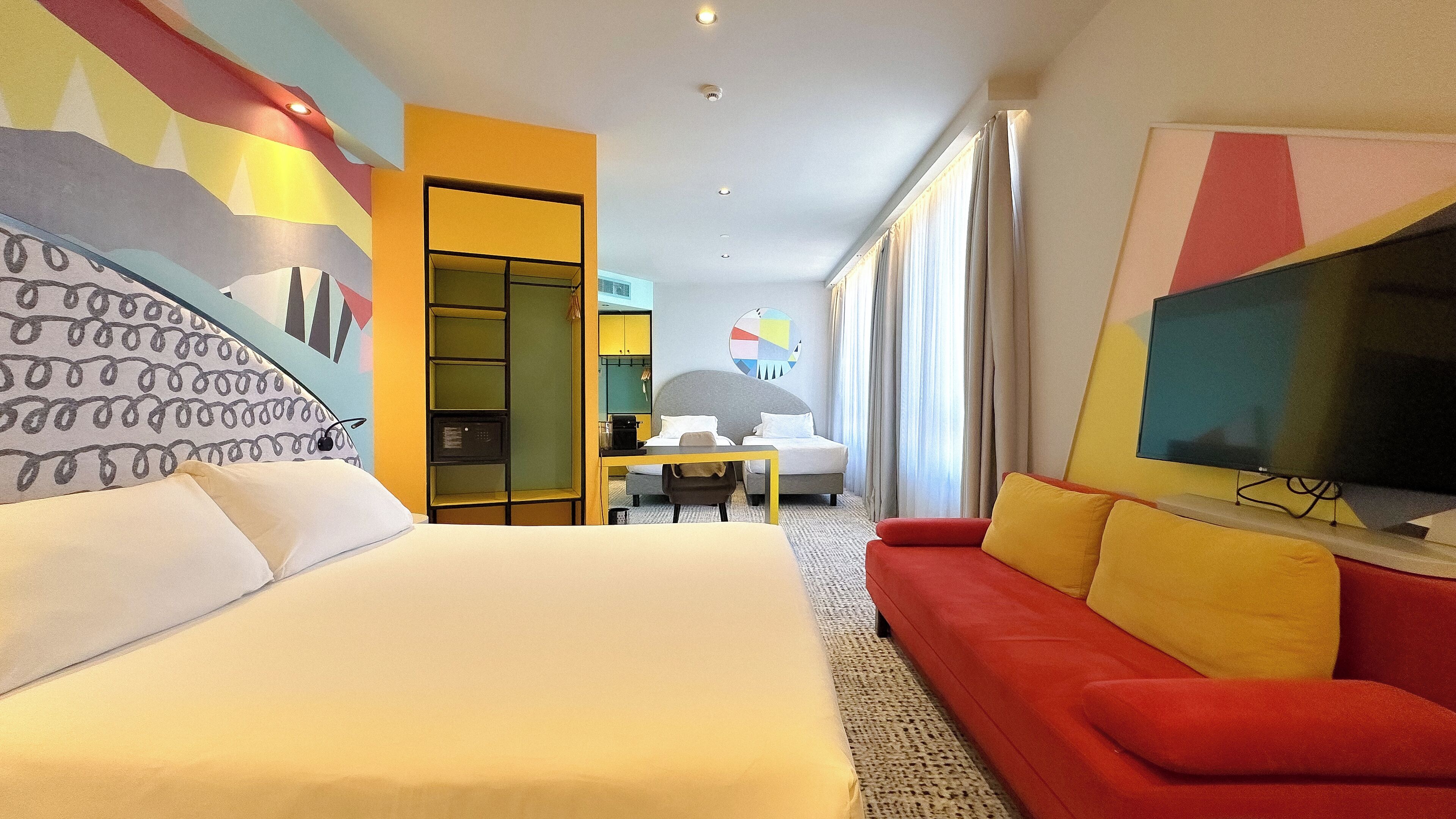 Camera familiare, 2 letti matrimoniali | Biancheria da letto di alta qualità, minibar, una cassaforte in camera