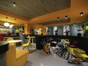 Innen-Kinderspielplatz