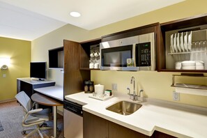 Blackout curtains, iron/ironing board, free WiFi, bed sheets - Home2 Suites by Hilton Dickson City Scranton (Scranton)