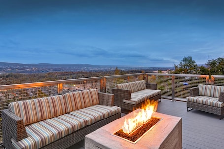 Terrace/patio. Home2 Suites by Hilton Dickson City Scranton