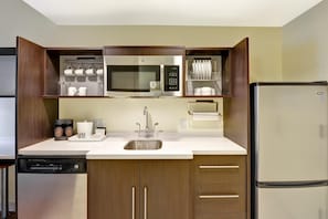 Cortinas blackout, tabla de planchar con plancha y wifi gratis