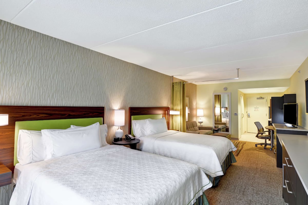 Blackout drapes, iron/ironing board, free WiFi, bed sheets