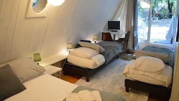 Deluxe-Vierbettzimmer, mit Bad, Gartenblick (Family Quarters)