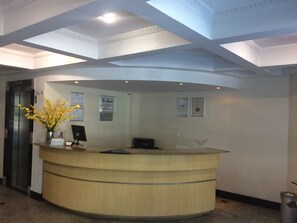 Reception - Apart Quartier Latin Hotel (Vitoria)