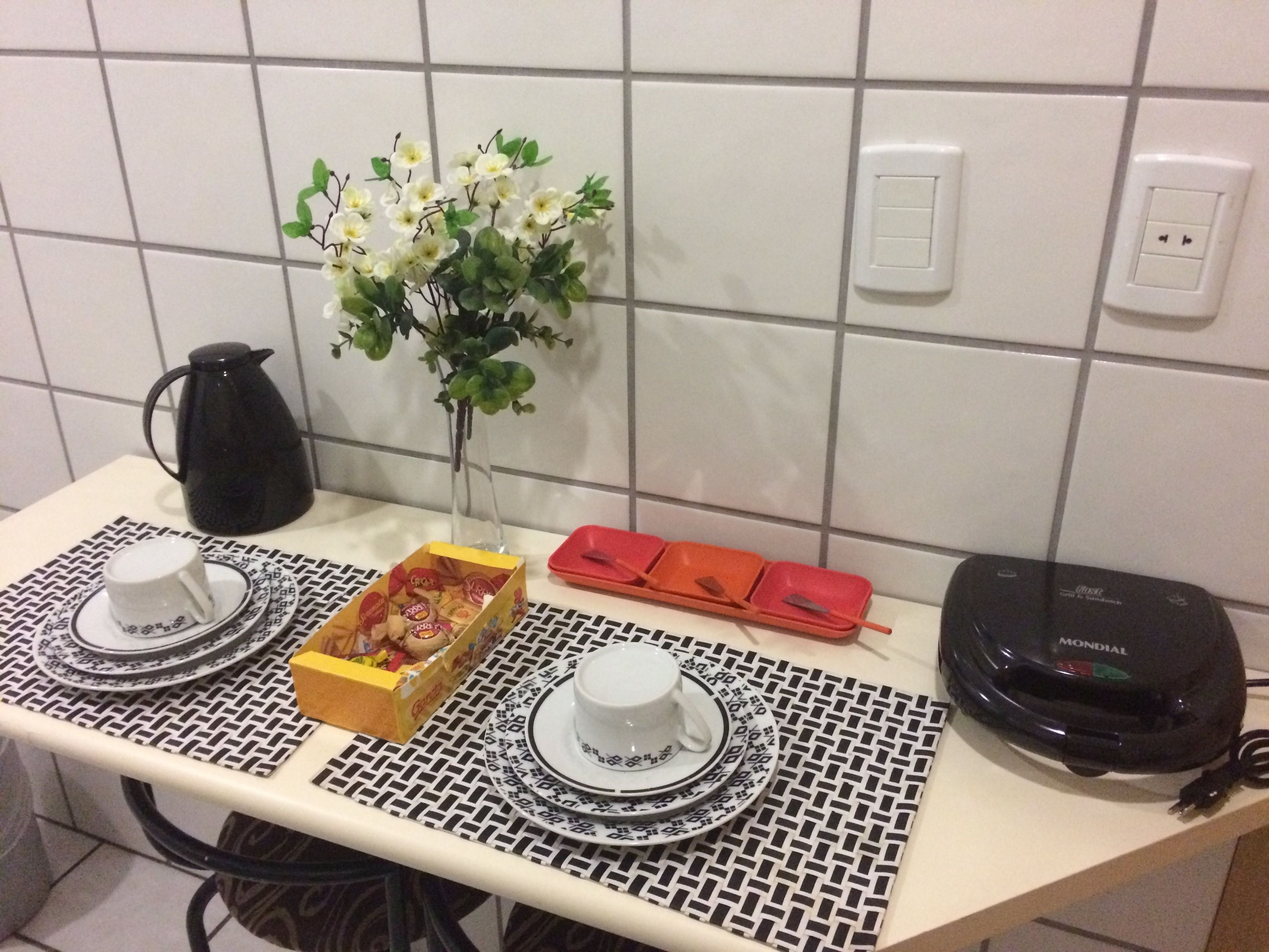 Coffee/tea maker, fridge, oven, blender