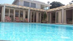 Outdoor pool - Casa da Enseada Guesthouse (Búzios)