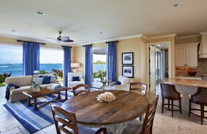 Flat-screen TV, DVD player, iPod dock - Sunset Key Cottages (Key West)