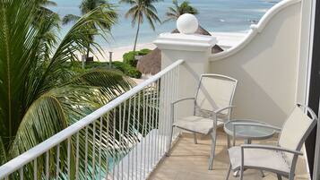 Preferred Club Honeymoon Suite Ocean Front King | View from room