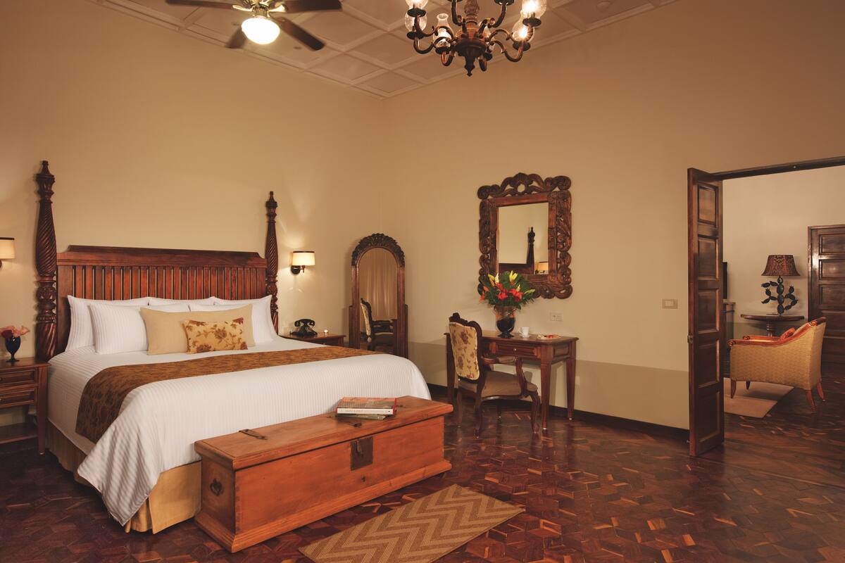Preferred Club Hacienda Presidencial Suite | Down comforters, in-room safe, desk, laptop workspace